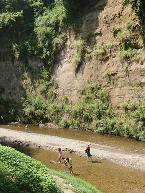 川遊び